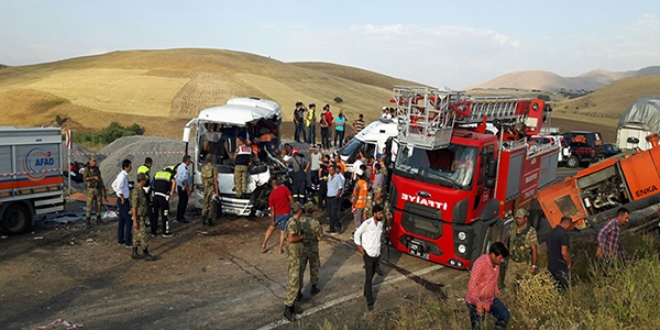 Ağrı'da kazada ölen 8 kişiden 6'sının daha kimliği belirlendi