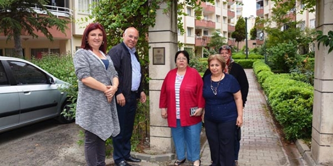 Apartman sakinlerinden öğrencilere burs