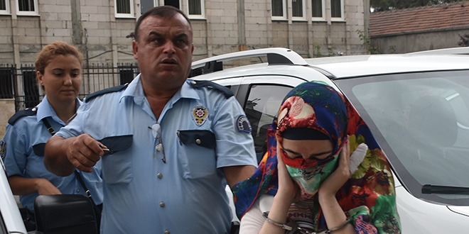 Mağaza'dan eşarp çalan kadın serbest bırakıldı