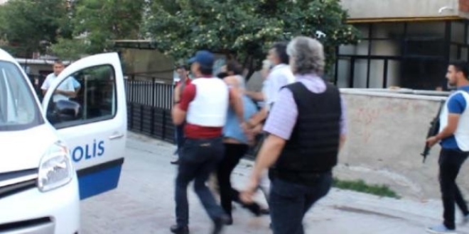 Kütahya cezaevi firarisi, kıstırıldığı evde yakalandı