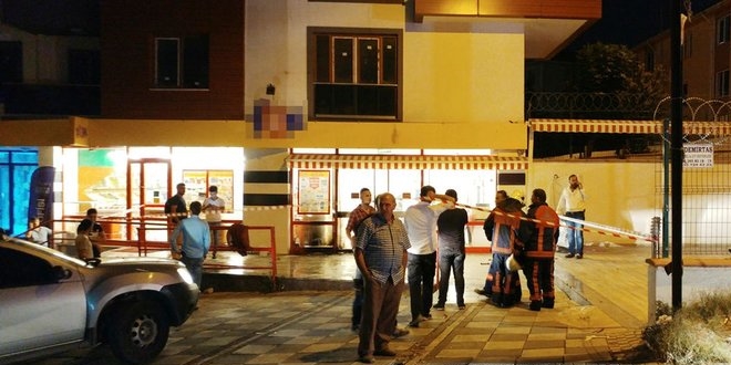 Eyüp'te markete molotofkokteyli atıldı