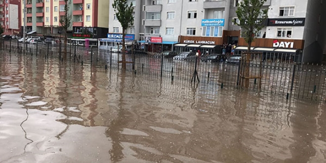 Erzurum'da saanak nedeniyle baz ev ve i yerlerini su bast