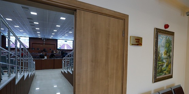 İzmir'de darbe girişimine ait dava da 3 asker tahliye edildi