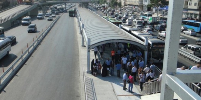 Dansçılığı bıraktı, ailesinin geçimini sağlıyor