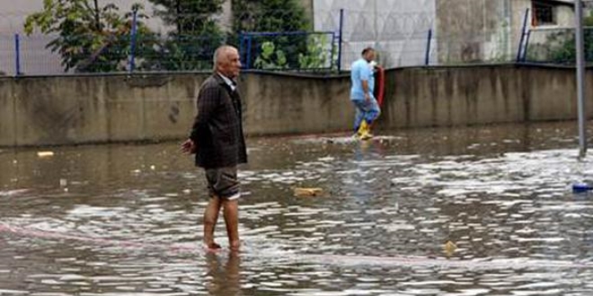 Şiddetli yağış Marmara'yı vurdu