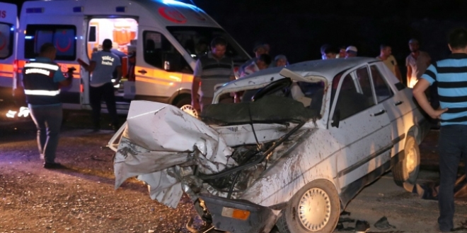 Sinop'ta iki otomobil çarpıştı: 1 ölü, 6 yaralı