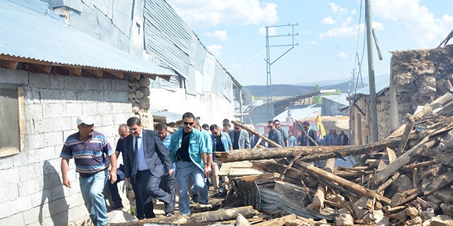 Erzincan'da 'Yanan evler en kısa sürede inşa edilecek'