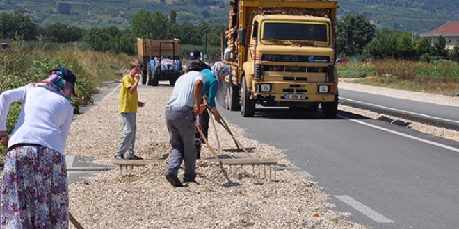 Yer bulamadılar, yolu kapattılar!
