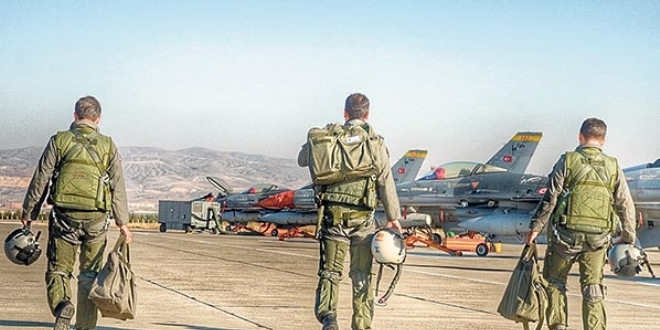 Sivile geçen savaş pilotları geri dönüyor
