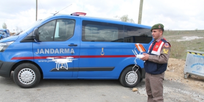 Jandarmadan bayram trafiine 'drone'lu takip