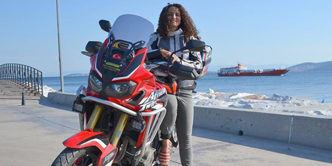 Kadın akademisyen motosikletiyle dünya turunda