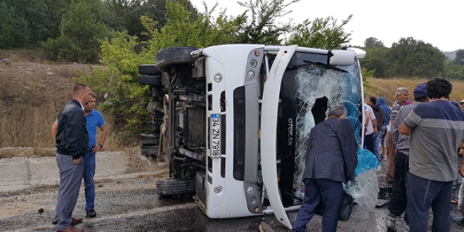 Kastamonu'da midibs devrildi: 1 l, 16 yaral