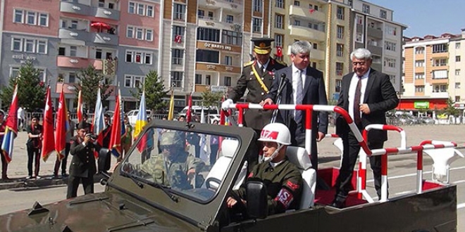 Kutlamalara katılım az olunca vali sordu: Halk nerede?