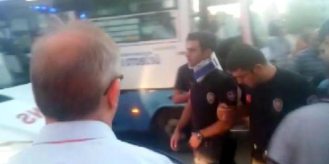 Midibüsüne çarpan polisleri görünce kalp krizi geçirdi
