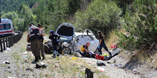 Bolu'da trafik kazası: 1 ölü, 2 yaralı