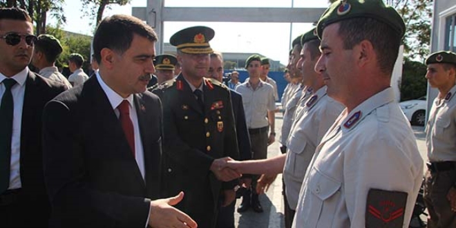 Vali Şahin, Atatürk Havalimanı'nı ziyaret etti