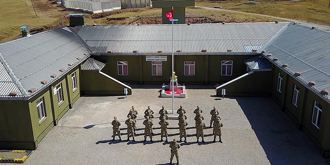 'Tendürek Kartalları' bayrama görev başında girdi