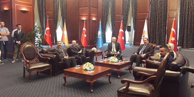 Bayram dolayısıyla CHP heyeti, AK Parti'yi ziyaret etti