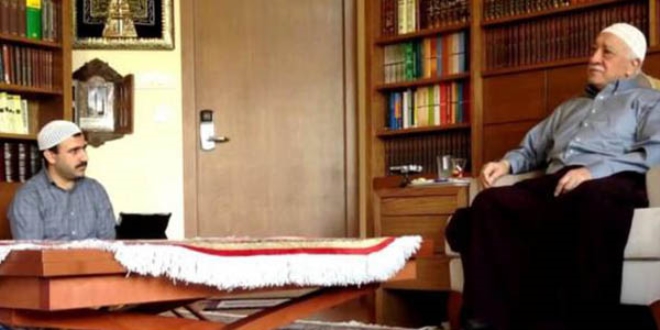 Gülen'in yemek artıkları için birbirleriyle yarışmışlar