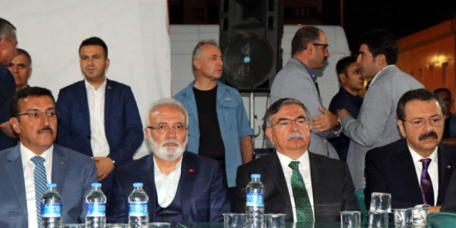 Bakanlar Yılmaz ve Tüfenkci'den Başkanvekili Elitaş'a taziye ziyareti