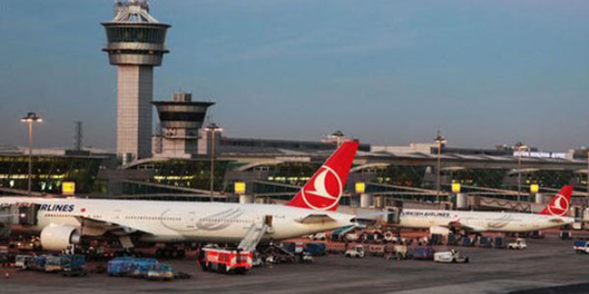 Kaptan pilot anons etti, uçaklar pisti pas geçti