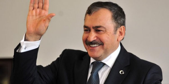 Eroğlu'nun esprileri salonu kahkahaya boğdu