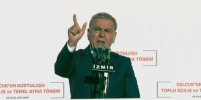 İzmir'deki törende gerilim