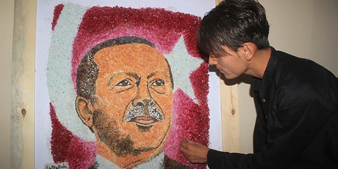 Afgan ressam yakut taşıyla Erdoğan'ı resmetti