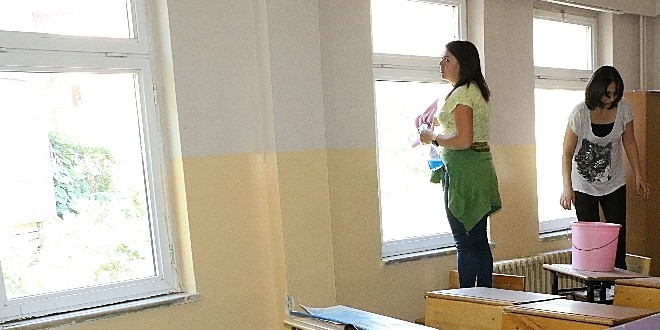 Öğretmenlerden 'okul öncesi' temizliği