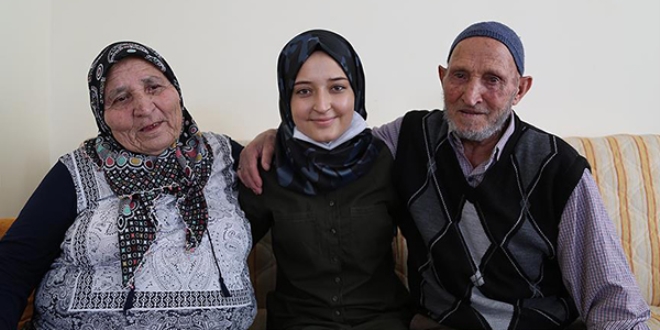 Mustafa dede 85 yanda torununa bbreini verdi