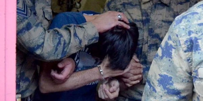 Asker firarisi, 17 yaşındaki genci öldürdü