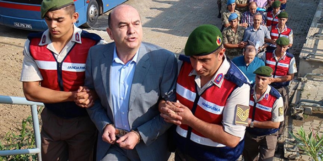 Darbeci Tuğamiral 'darbe' itirafı