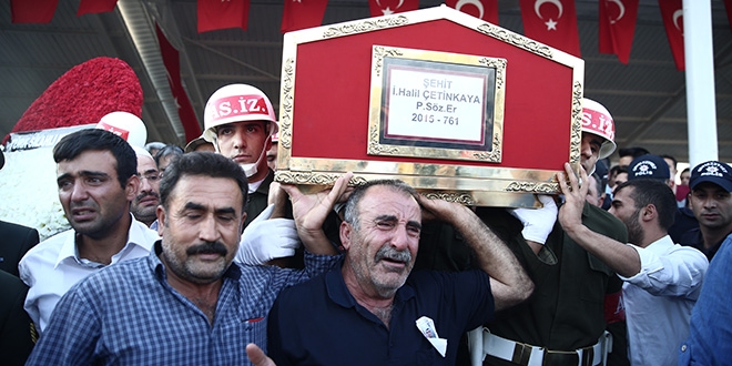 Şehit Çetinkaya, son yolculuğuna uğurlandı
