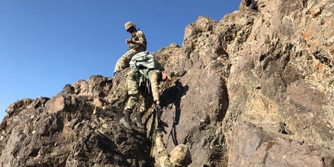 Hakkari'de 3 anti tank roketi ele geirildi