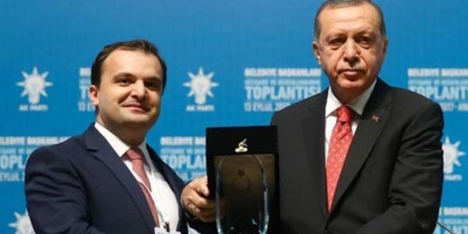 Plaket verilen Başkan'a dava 'husumet' nedeniyle açılmış