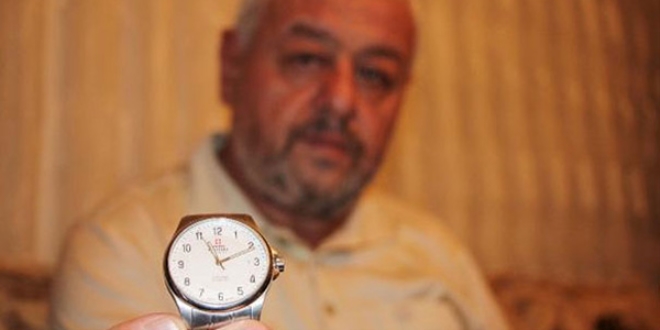 Kolundaki saat oğlunun şehit olduğu zamanda durdu