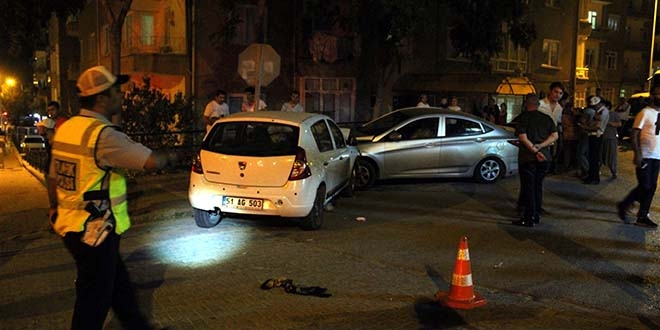 Niğde'de trafik kazası: 1 ölü, 6 yaralı