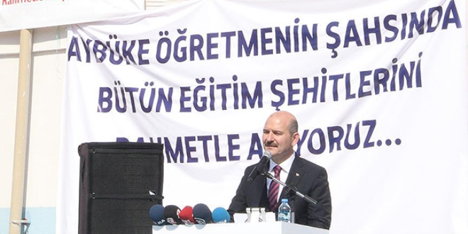Şehit Aybüke öğretmenin okulunda hüzünlü tören