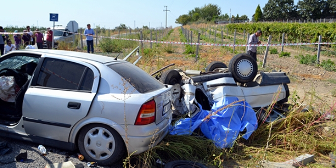 Manisa'da trafik kazası: 2 ölü, 7 yaralı