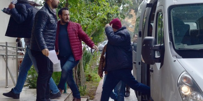 Adana'da 26 eski polisin yargland davada ara karar