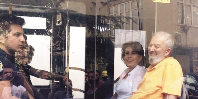 Zaman yazarı: Darbeci değilim, enayiler kralıyım