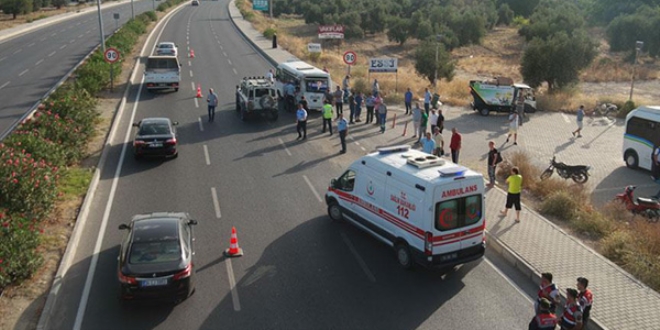 Balıkesir'de iki yolcu minibüsü çarpıştı: 41 yaralı