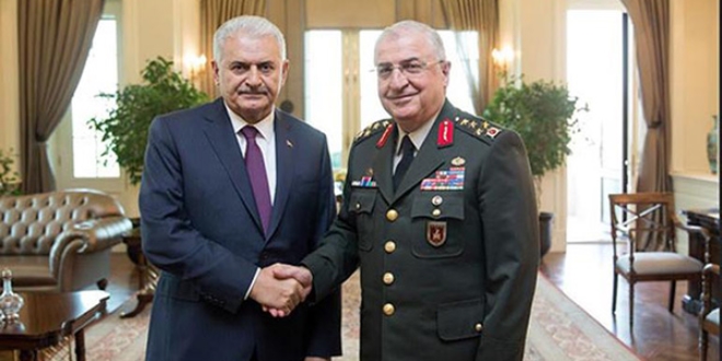 Başbakan, kuvvet komutanları ile tek tek görüşüyor
