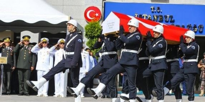 Şehit polis memuru son yolculuğuna uğurlandı
