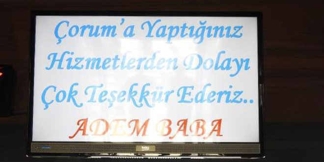 Valilik giriine, Vali iin 'Adem Baba' diye yazdlar