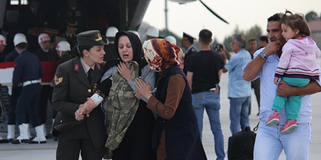 Şehit eşi: Kızım babasına doyamadan gitti