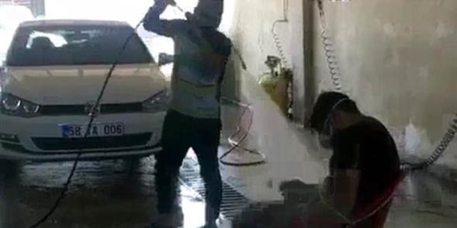 Oto yıkamacı tepki çeken hareketini birde paylaştı
