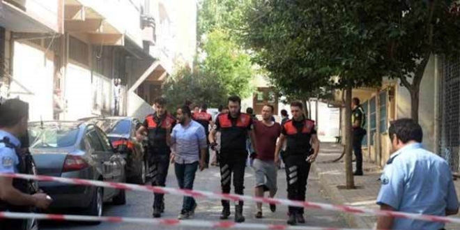 Bağcılar'da şüpheliyle polis arasında çatışma