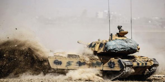 Tanklar savaş pozisyonunda