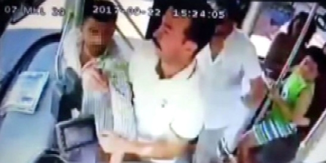 Otobüs şoförüne 'yumruklu' saldırı kamerada